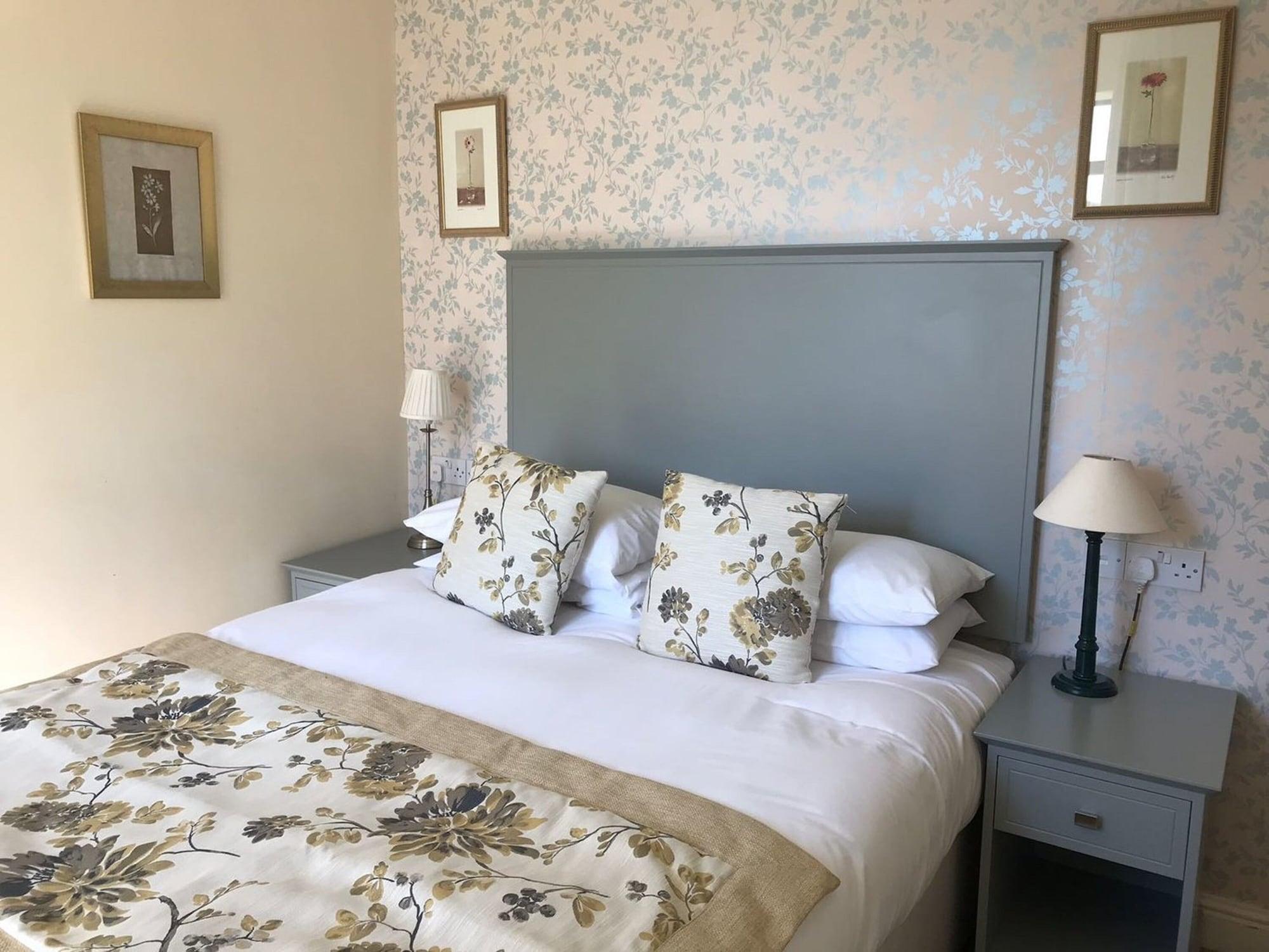 Stanton Manor Hotel Чипенхэм Экстерьер фото
