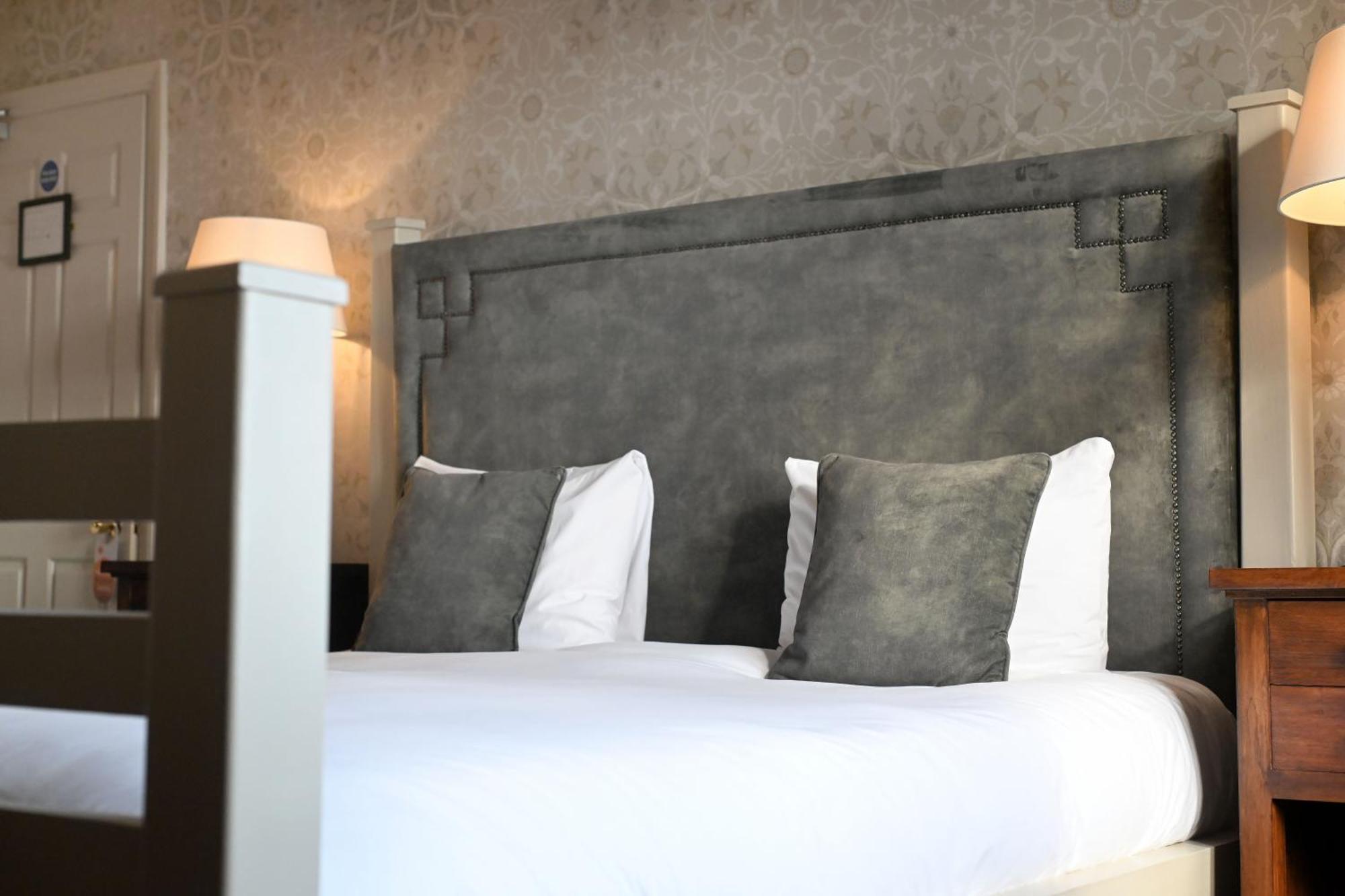 Stanton Manor Hotel Чипенхэм Экстерьер фото