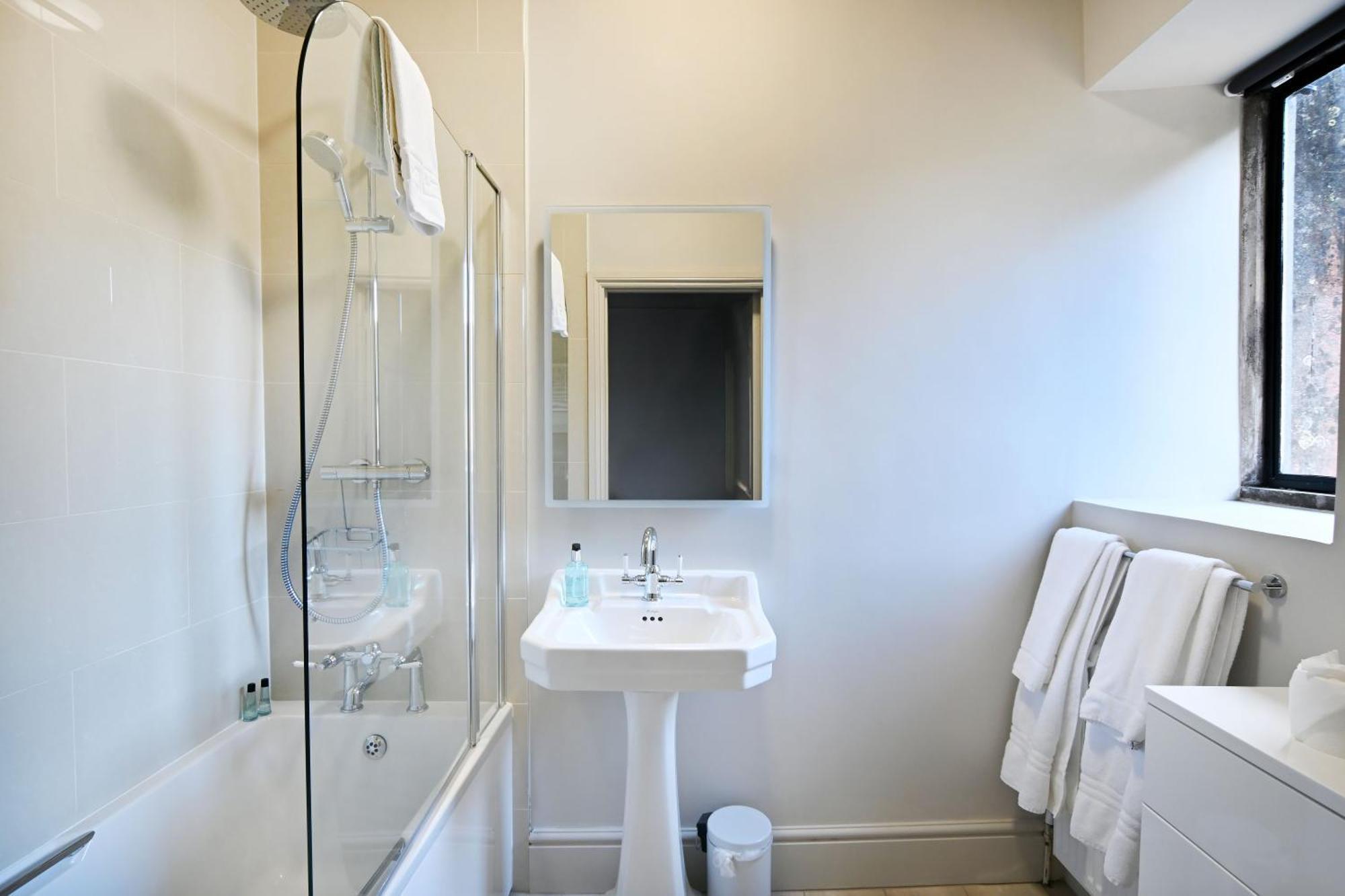 Stanton Manor Hotel Чипенхэм Экстерьер фото