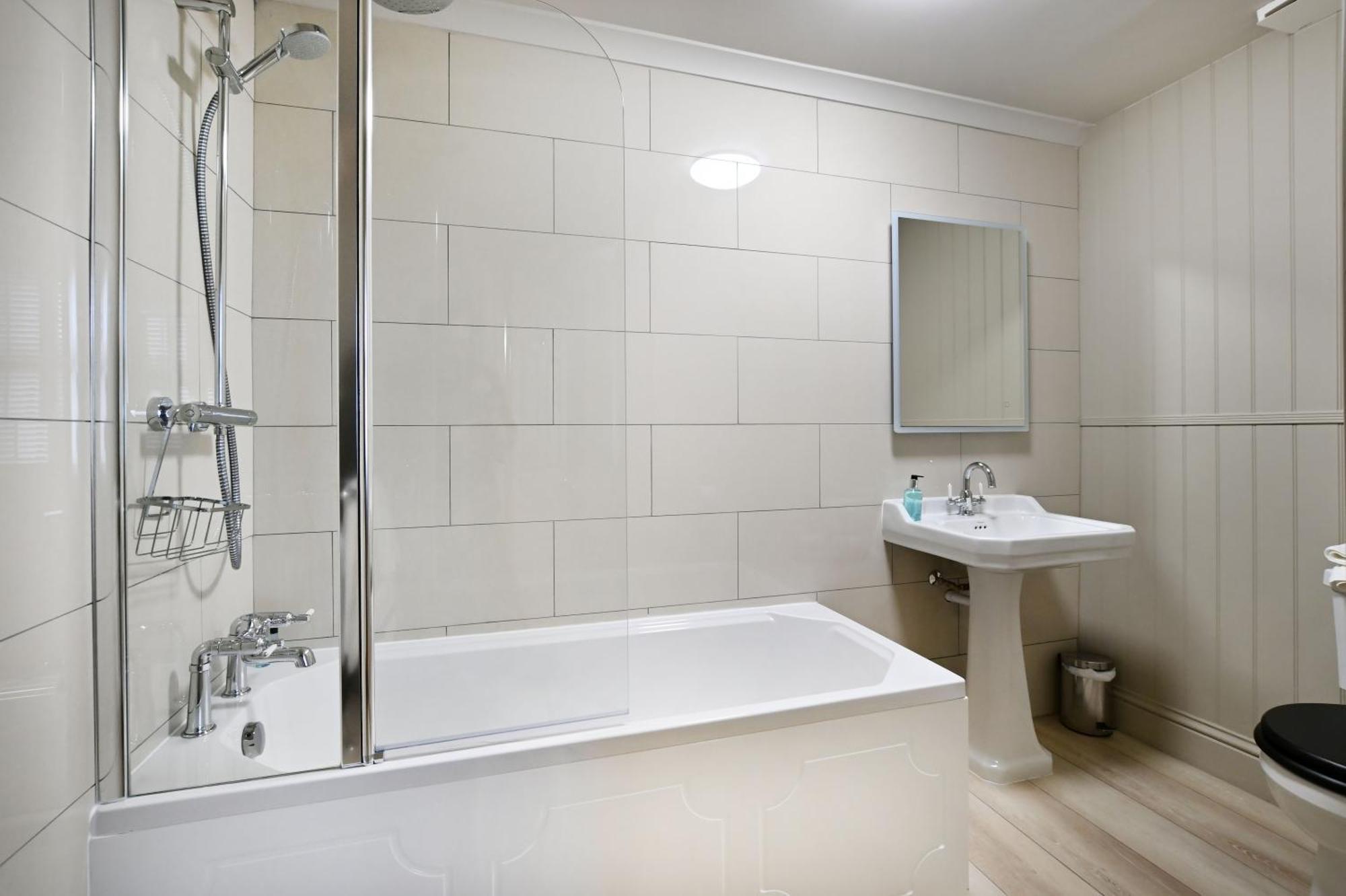 Stanton Manor Hotel Чипенхэм Экстерьер фото