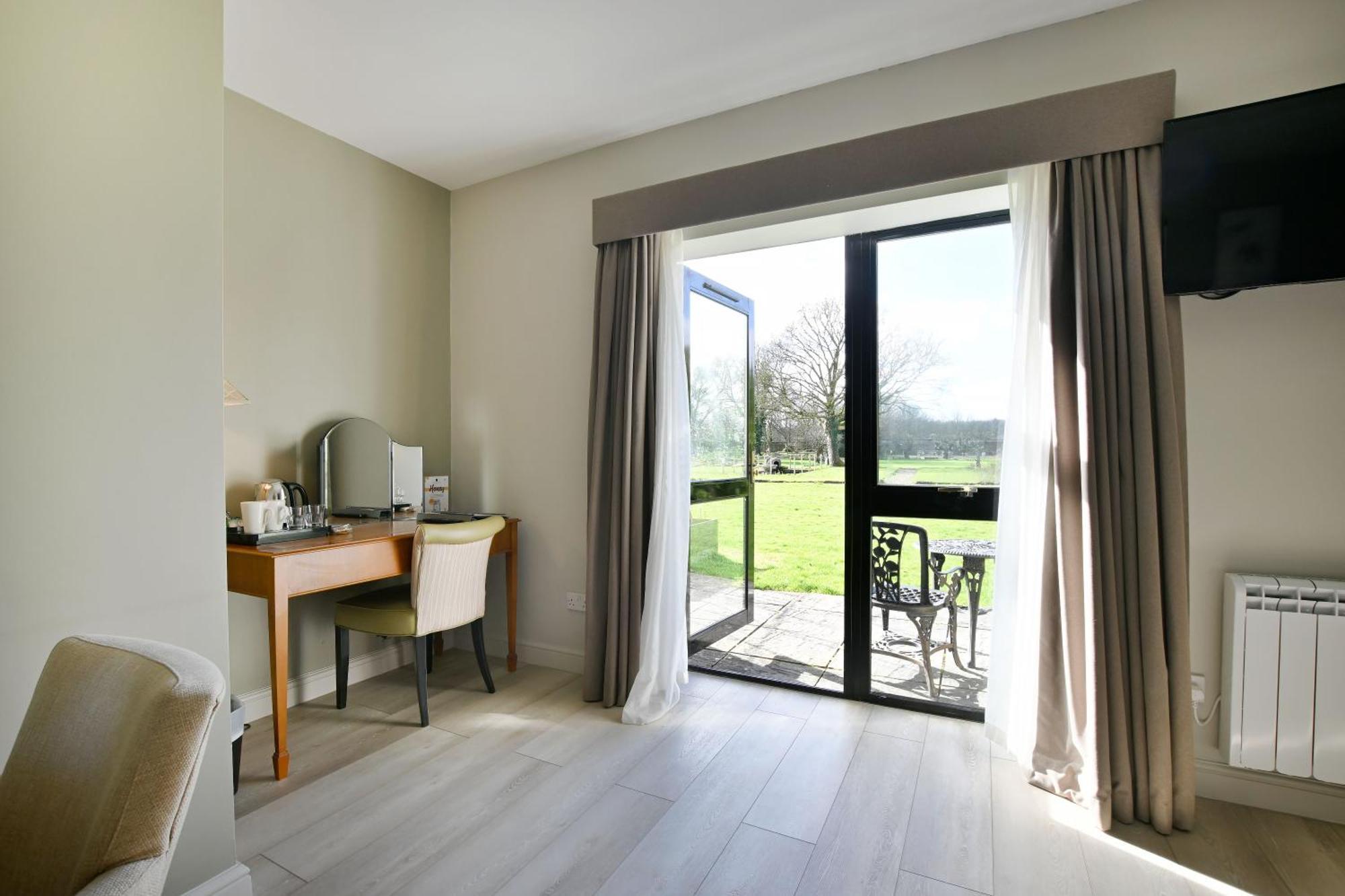 Stanton Manor Hotel Чипенхэм Экстерьер фото
