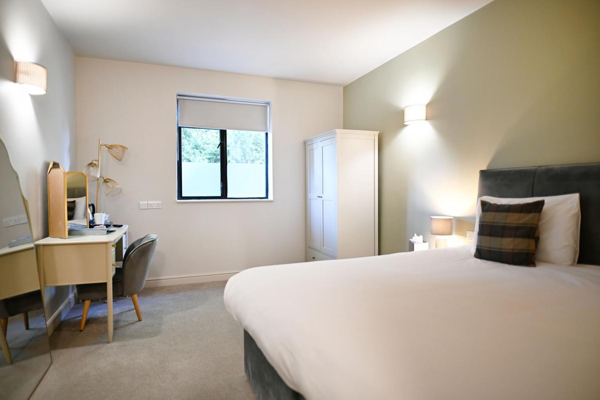 Stanton Manor Hotel Чипенхэм Экстерьер фото