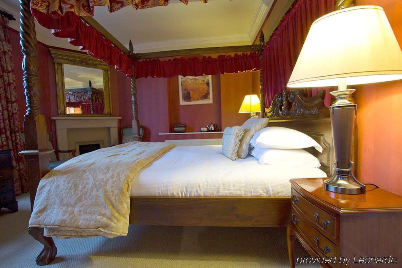 Stanton Manor Hotel Чипенхэм Экстерьер фото